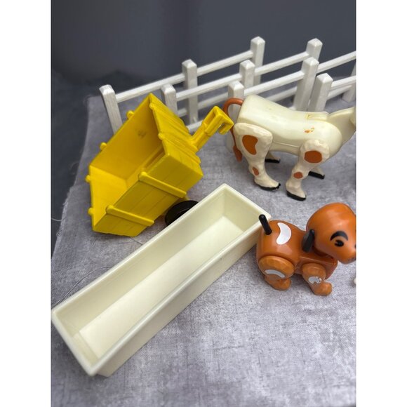 Fisher Price Little People Farm Set Tractor Animals Accessories Classic Kids Toy - Picture 12 of 16